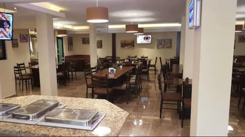 Hotel San Ignacio Inn Torreon Exterior photo